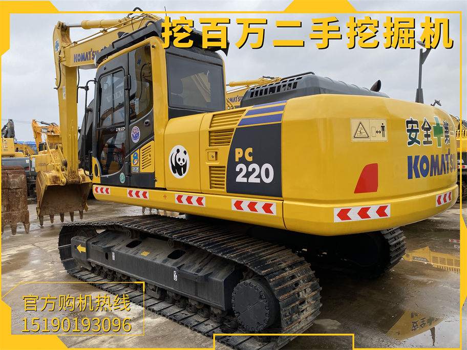 Komatsu pc220 used excavator小松PC220-8二手挖掘機車況漂亮動力強，沒有任何漏油現象，沒有打過錘，保養非常到位，全車原裝配置，三大件干凈漂亮，性能沒得挑，試后你就知道，隨時歡迎試車，包運。