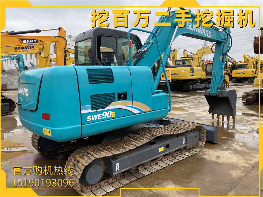 山河智能90二手挖掘機(jī)湖南長沙收購，整機(jī)重量8.9噸，鏟斗容量0.36m，額定功率：61.6kw采用的是進(jìn)口久保田發(fā)動機(jī)，優(yōu)化液壓系統(tǒng)，提升挖掘效率，自動怠速，高效節(jié)能環(huán)保。這一收回來的山河智能90成色都是相當(dāng)可以的