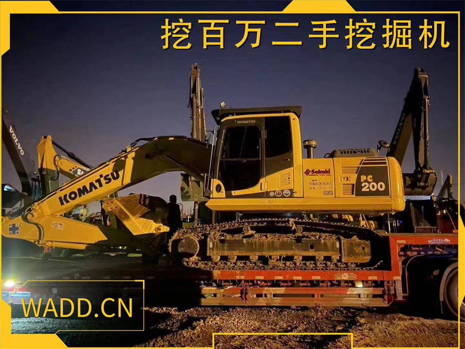 小松200挖掘機裝車發貨海南