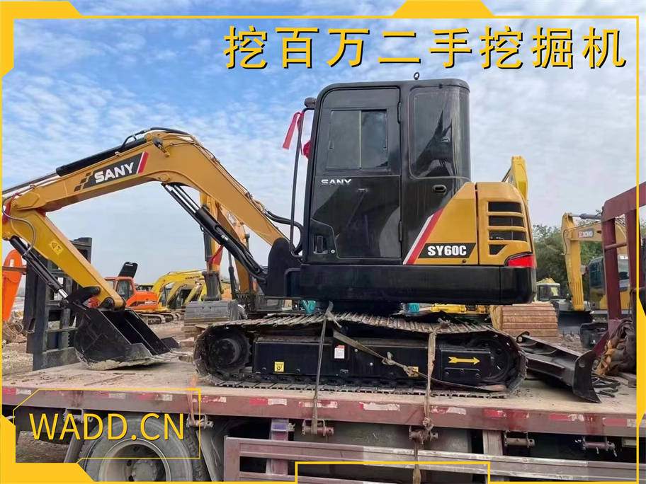 三一60挖掘機裝車發貨青島