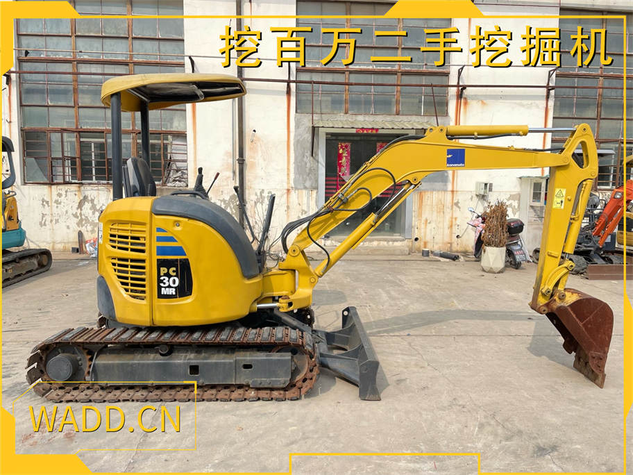 二手小松30挖掘機，精準小型挖掘解決方案