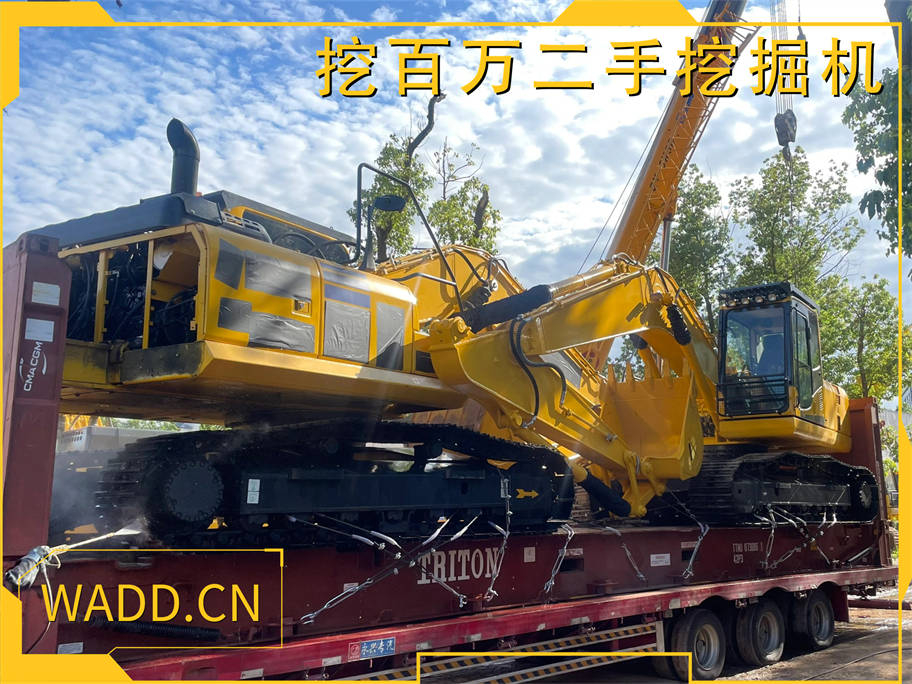 Steady Exports: Komatsu 200 Excavator Awaits Your Selection