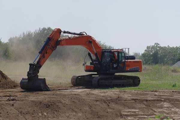 如何選擇二手挖掘機的最佳運輸方案 | How to Choose the Best Transport Options for Used Excavators