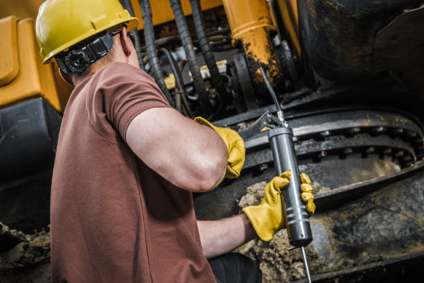 二手挖掘機維護與保養(yǎng)指南：延長設備使用壽命 Maintenance and Care Guide for Second-Hand Excavators: Extending Equipment Lifespan