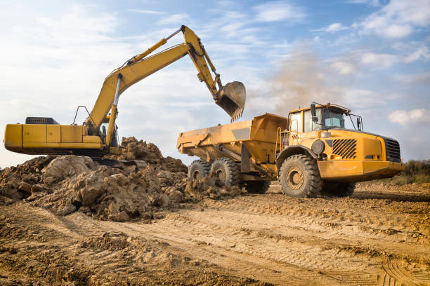 二手挖掘機在礦山開采中的應用和優勢 Applications and Advantages of Second-Hand Excavators in Mining Operations