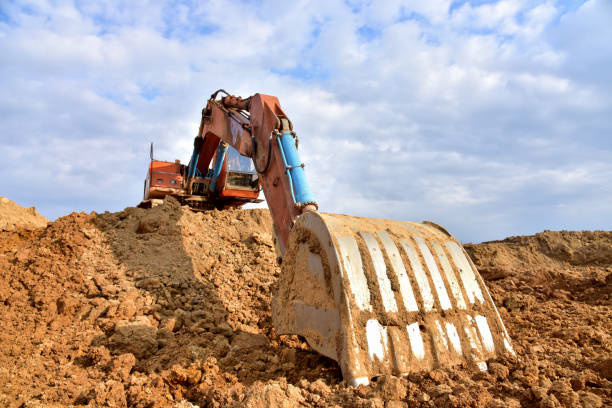 二手挖掘機在緊急救援和災后重建中的應用及其優(yōu)勢 Applications and Advantages of Second-Hand Excavators in Emergency Rescue and Post-Disaster Reconstruction